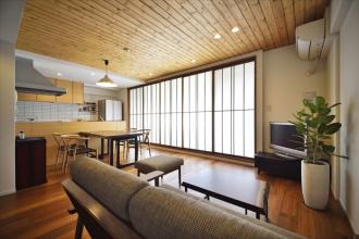 柔らかな陽光でくつろぐ住まい