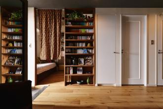 落ち着いた書斎とすっきり収納が実現。4年越しの納得の住まいが完成