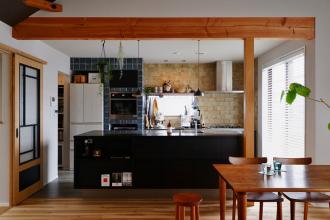 ＬＤＫを1階から2階へ。大胆な間取り変更で家族みんなが暮らしやすい住まいに