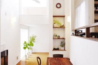 モロッコランプが似合うリビング