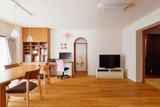 裸足でかけ廻る！お家が僕の遊び場