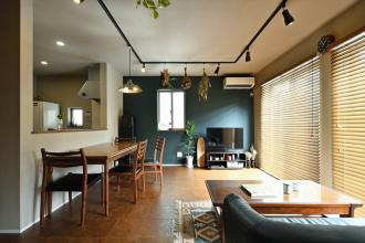 築浅物件にヴィンテージの衣をまとわせて