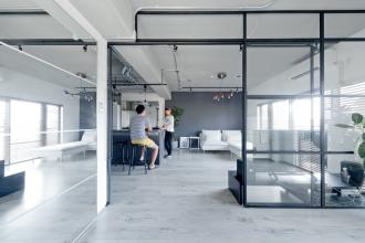 モノトーンのスカンジナビアモダンスタイル