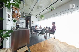 木とコンクリートの自然体な暮らし