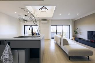 光が降り注ぐ、ジャパンディスタイルの住まい