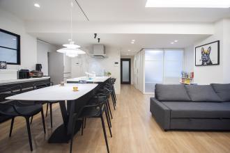 家族が集まるモノトーン＆ナチュラル