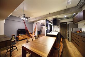 空きスペースを工夫して叶えたゆったりリビングの家 -就学前に子ども部屋と収納も!