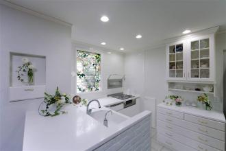 森から抜け出した妖精と出逢うキッチン