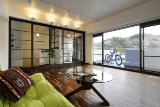 憧れの街 鎌倉で暮らすリノベーション -叶えた絶景リビング-