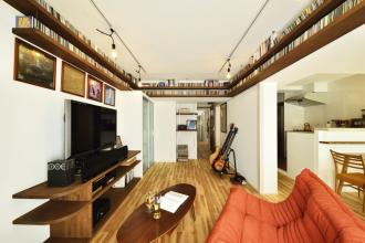 『見せる収納』でスタイリッシュなインテリアに！木をあしらった温もりの家