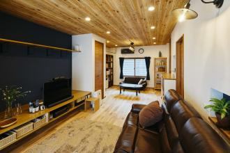 木の存在感あふれるナチュラルな空間