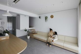 白を基調とした回遊性抜群のマンションリノベ