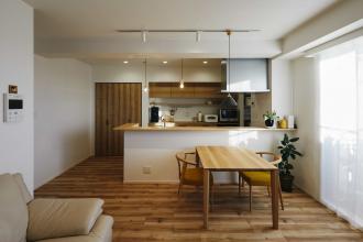 木の風合いが心地よいナチュラルテイストの家