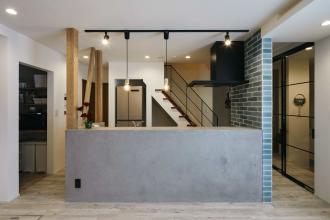 リビング階段で開放的な二世帯住宅リノベ