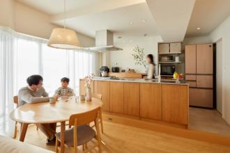 キッチンから見渡すひとつなぎの空間