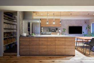 まちなみを臨むルーフバルコニーで日々の暮らしを豊かに