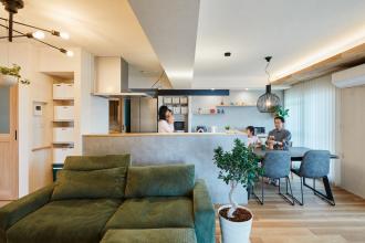 灯りと木が包む 子供の成長を見守る家