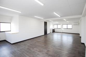 【倉庫改装工事】使い勝手の良い事務所スペースに変身