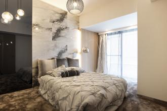 テクスチャーにこだわった　ワンランク上の魅惑の寝室