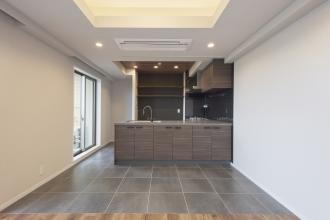 石目と木目のカフェ風リノベーション