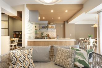 こだわりのカラーコントラストが映える カフェ風リノベ