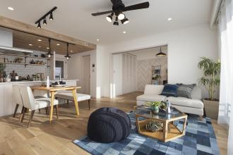 無垢の木で魅せる西洋海岸風リノベーション