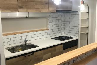 ファミリークロークとパントリーを造ったかわいいシンプルハウス