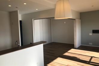 家族の笑顔が自然と集まる♪　居心地の良いアメリカンスタイル！