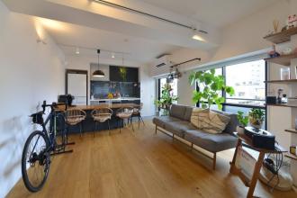 一人暮らし中古だから叶った緑と光のある暮らし