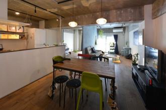 インナーバルコニーで過ごす至福の時。家族が繋がる大空間リビング