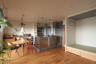 リタイア後の快適な暮らしを目指して。開放的なキッチンと趣味を楽しむスペースを実現