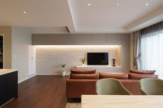 色彩バランスにこだわった、気品あふれる空間づくり。スクリーンで仕切る客間のある家