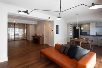 マンションとは思えないほどの贅沢な空間でお気に入りに囲まれた豊かな生活を実現。