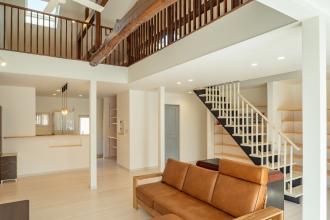 【フルリノベ】平屋なのに階段？築40年の家を住み継ぐためのスケルトンリノベ