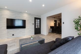 洋館風の実家を明るくモダンにリフォーム