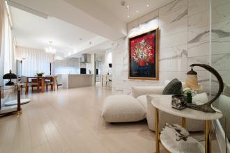 好きなものに囲まれた癒しの空間、生活感のでないホテルライクな空間