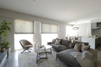 LUXURY　LOUNGE　HOUSE